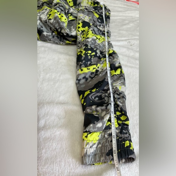 Calvin Klein XS full zip performance jacket yellow/grey mesh lining - Picture 6 of 10